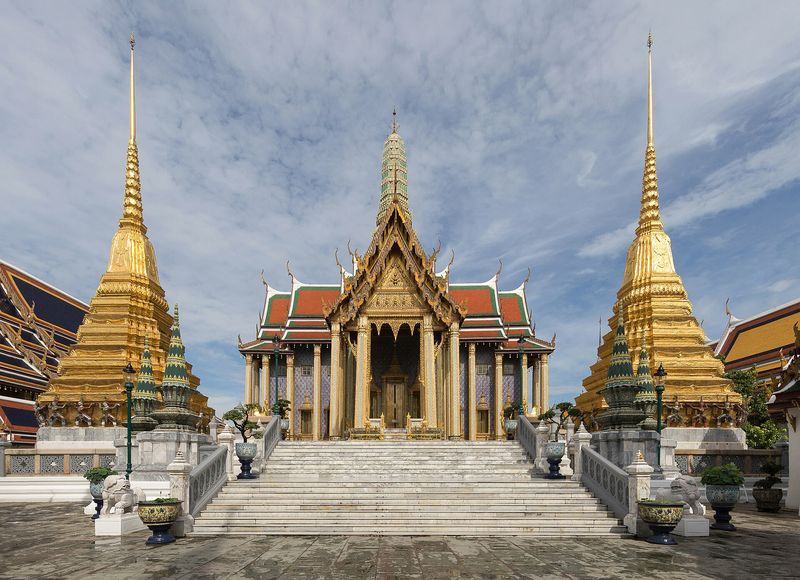 Eating Well in Bangkok Without Getting Sick